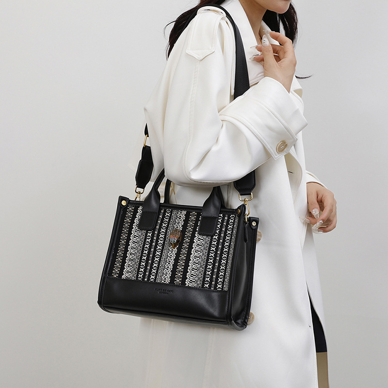 Bolsas de moda transfronterizas 2024 nuevas bolsas de mochila de gran capacidad, bolsas de mujer simples y exquisitas.