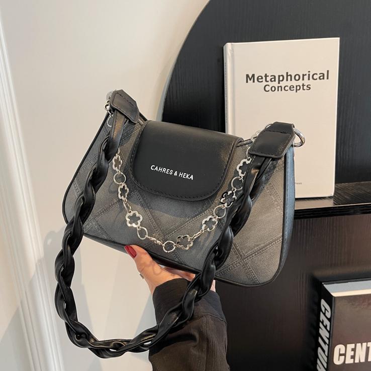 Este año popular nicho residuos de bolsas 2025, nuevo bolso de mujer, bolso de hombro retrógrado, bolso de brazo pequeño