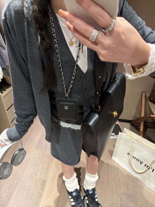 叠穿V领针织挂脖开衫外套中裤三件套女2025早秋新款纸片人套装|undefined