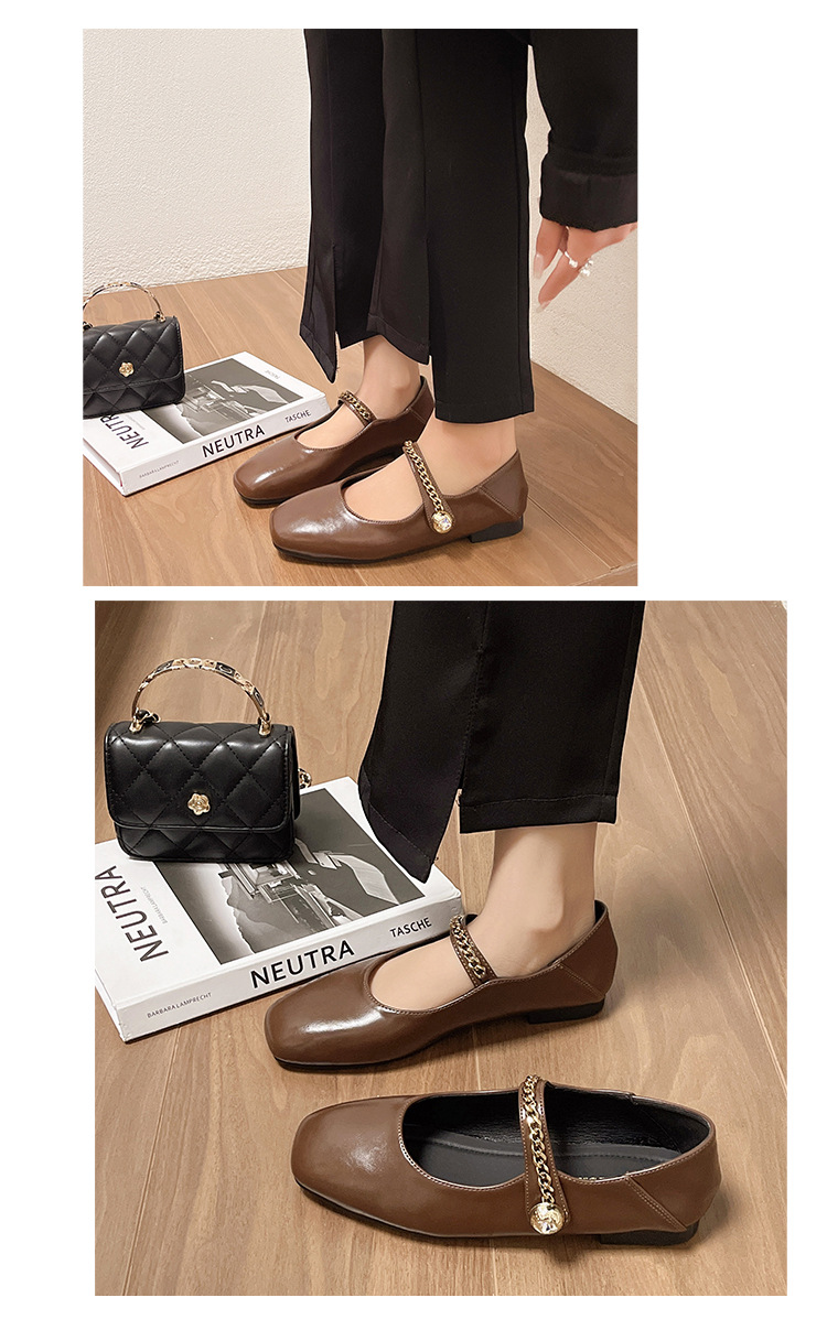 Dames pumps in franse stijl met blokhak en gespsluiting_voghion.com