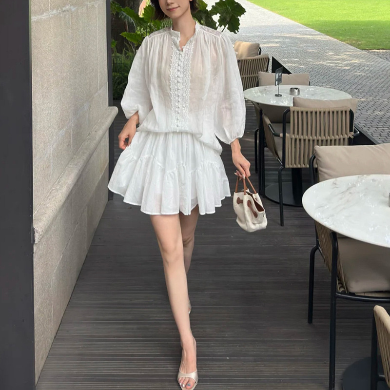 In Stock: 100% Ramie A-Type Loose White Stand-Collar Shirt with French Lace Trim and Seven-Quarter Lantern Sleeves In Stock: 100% Ramie A-Type Loose White Stand-Collar Shirt with French Lace Trim and Seven-Quarter Lantern Sleeves