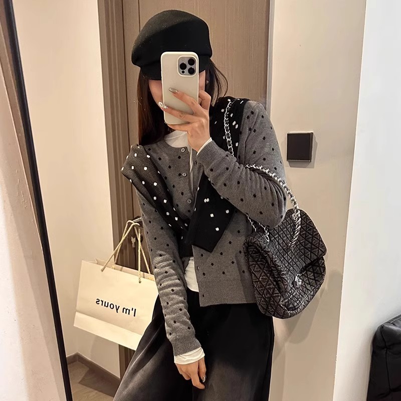 Polka-Dot Knitted Cardigan for Women in Autum 2024 New Layered Design Niche Slimming Look Long-Sleeved Inner Top