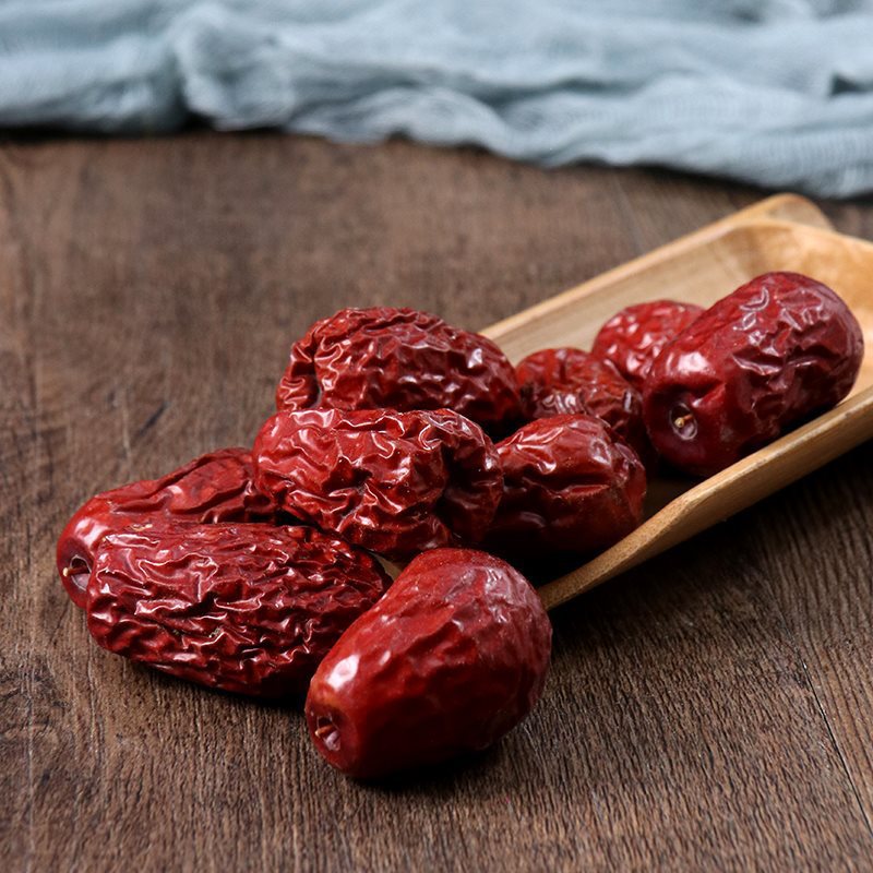 Dried Jujube Dates Da Zao Large Xinjiang Whole Fruit 500g for Tea Soup and Snacking key features