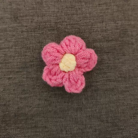 Little puff - rose red with yellow center