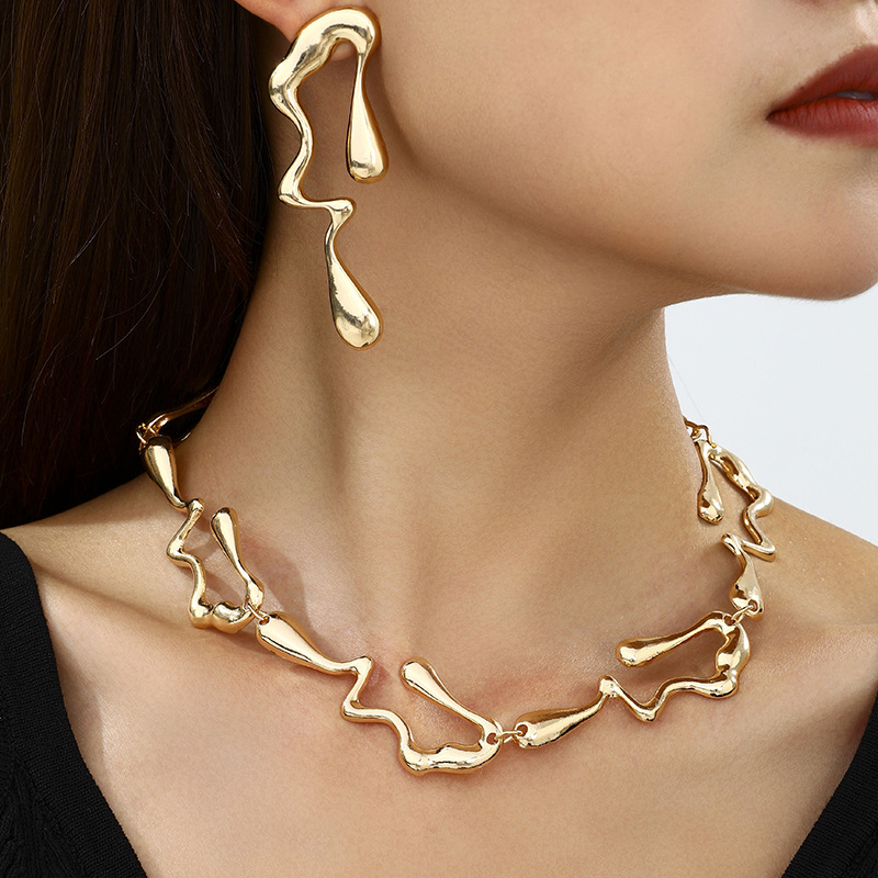 European and American Cross-Border Jewelry Asymmetrical Necklace Set Ins Lava Style Heterosexual Necklace Accessible Luxury Fashion Retro Earrings