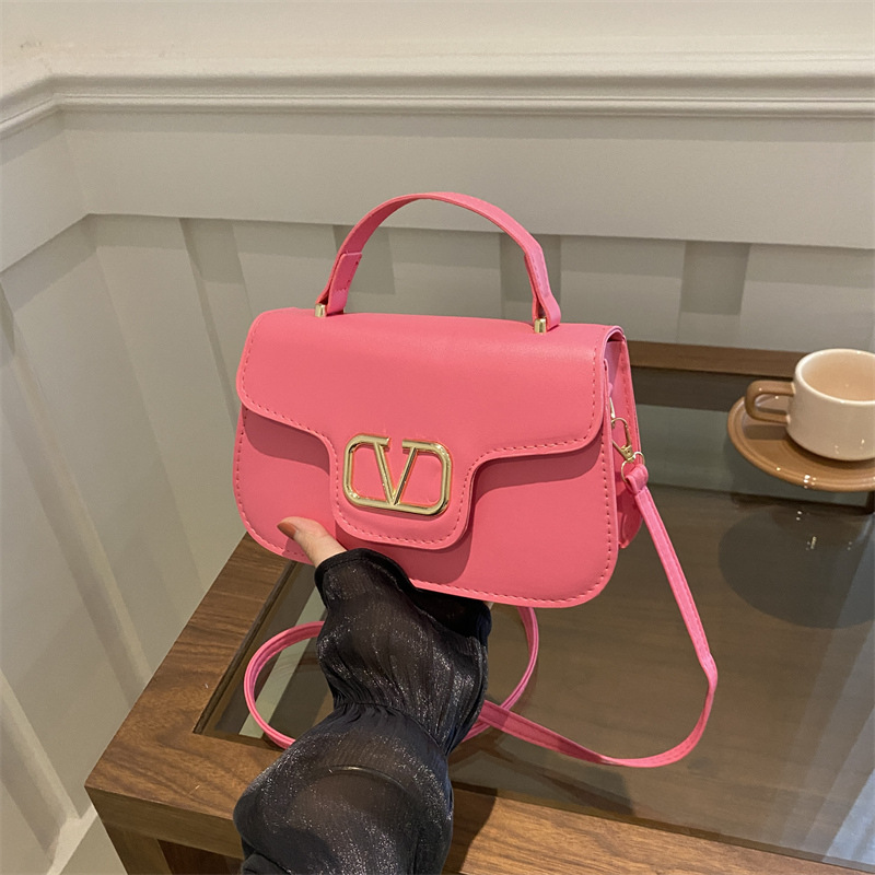 Textura de alta calidad Cadena de gas extranjero Bolso de locomotora de charol Mujer 2024 Nuevo nicho Bolso cuadrado pequeño de mensajero de un solo hombro