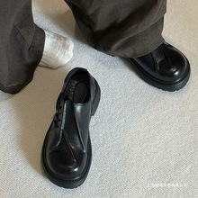 ���^Ь�����ߺ����H��ɫ�±�Ьͨ�ڳ�ЬӢ���L���e�ް��N�^ƤЬ