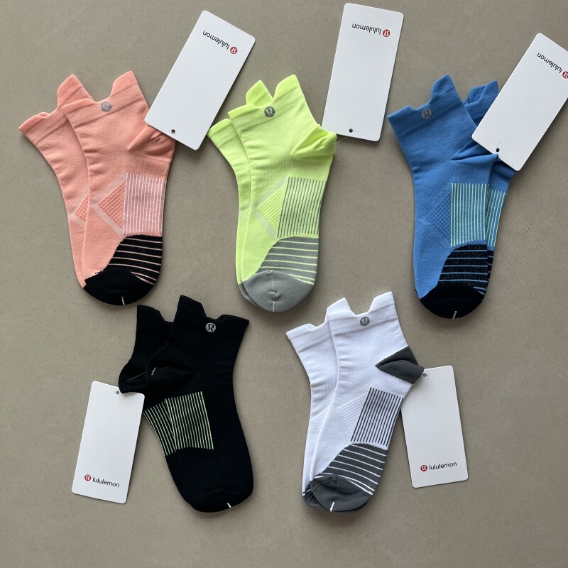 lululemon men's and women's sports socks, quick-drying, breathable, seamless, suitable for yoga, running, and fitness, color-blocked boat socks