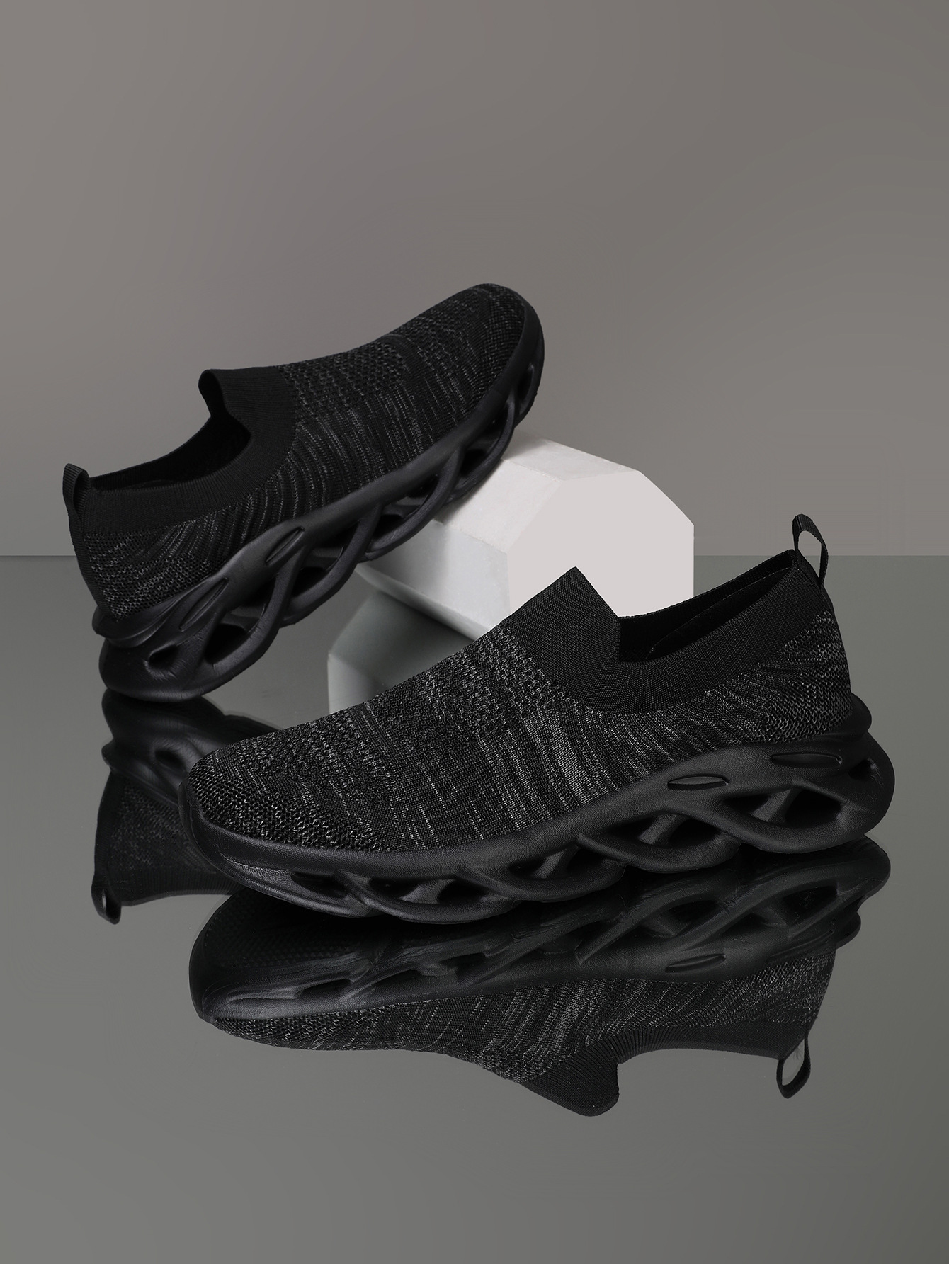 Outdoor-Wanderschuhe Einlagige Schuhe Sommersport Fliegengitterschuhe Atmungsaktiv Leichte Reise-Wandersockenschuhe mit weicher Sohle_voghion.com