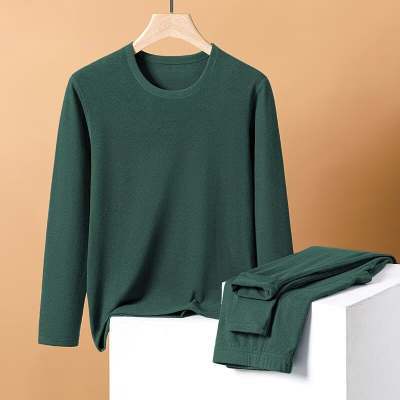 Green set with a round collar