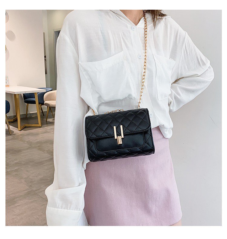 On The New Korean Version Of The Popular PU Small Square Bag Rhombus Embroidery Line Messenger Turn Lock Small Bag Women's Bag Shoulder Fashion Chain Bag