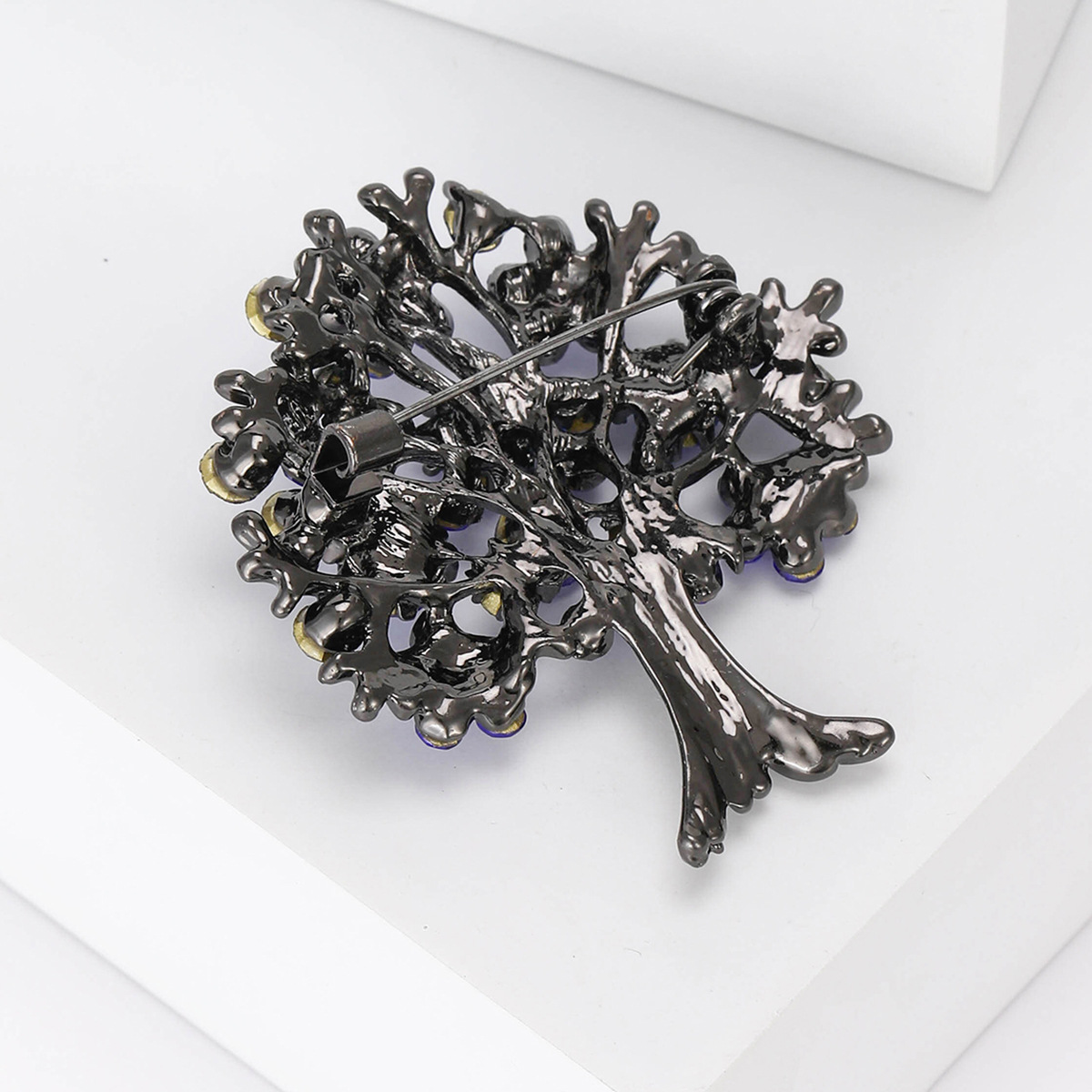 18g Weight Brooches Classification Holiday, Selfie Occasion Alloy Material Tree Pattern Women's Gender Elegant, Lady, Simple Style Style Elegant Lady Simple Style Pin Tree Alloy Women's Brooches 4