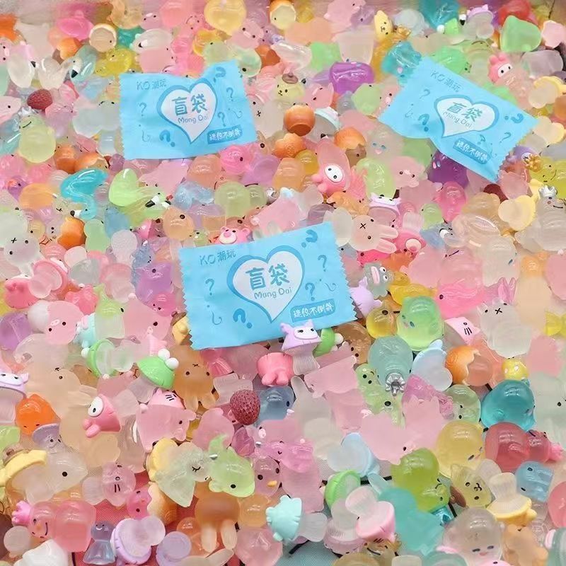 2024 nuevo regalo de bolsa ciega de animal luminoso pequeño recompensa jardín de infantes premio de escuela primaria mini caja ciega pequeño regalo