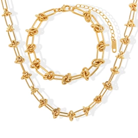 项链;耳钉;戒指