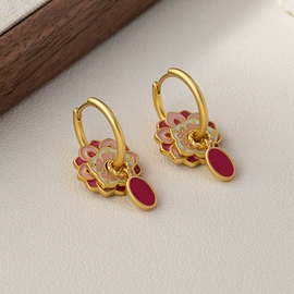 项链;耳环;手链