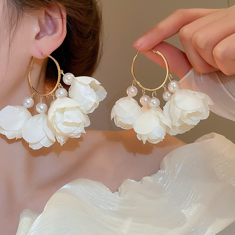 Pendientes de malla de pétalo de dopamina Pendientes de estilo de vacaciones junto al mar de estilo nuevo estilo caliente Pendientes de temperamento exagerado de todo fósforo al por mayor