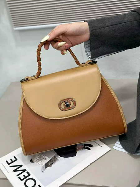 2026 Autumn New Collection: Lightweight, Luxurious, and Unique Crossbody and Flap Handbags – A Hot-Selling Item for Cross-Border Markets