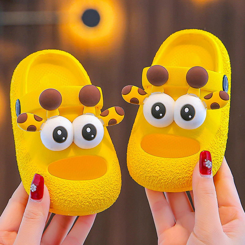 Zapatillas para bebés para hombres zapatos para niños nuevos zapatos de verano para bebés pequeños antideslizantes con suela suave para niños sandalias.