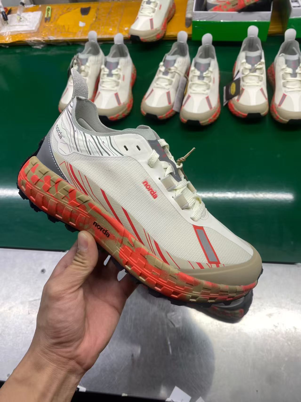 Norda 001 zapatos de montaña para hombres y mujeres, zapatos de carrera bajos, zapatos de senderismo