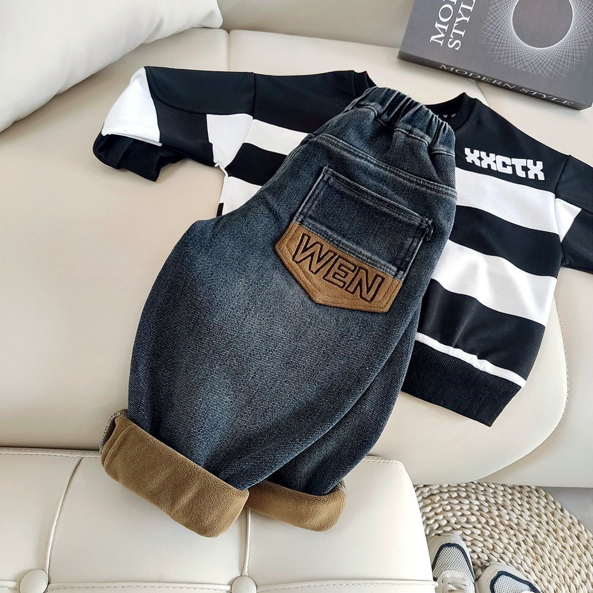 Jeans para niños, ropa de invierno para bebés, nuevos pantalones de aire extranjero, pantalones para niños de otoño y invierno, pantalones para niños de lana image 2