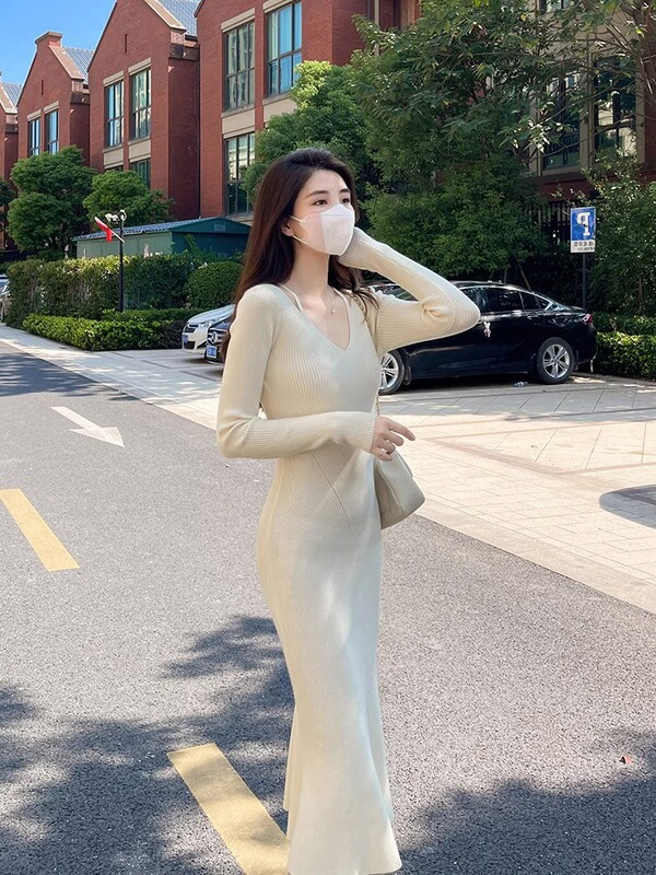 紫色v领针织连衣裙子女春秋法式收腰鱼尾长裙修身打底包臀毛衣裙|undefined