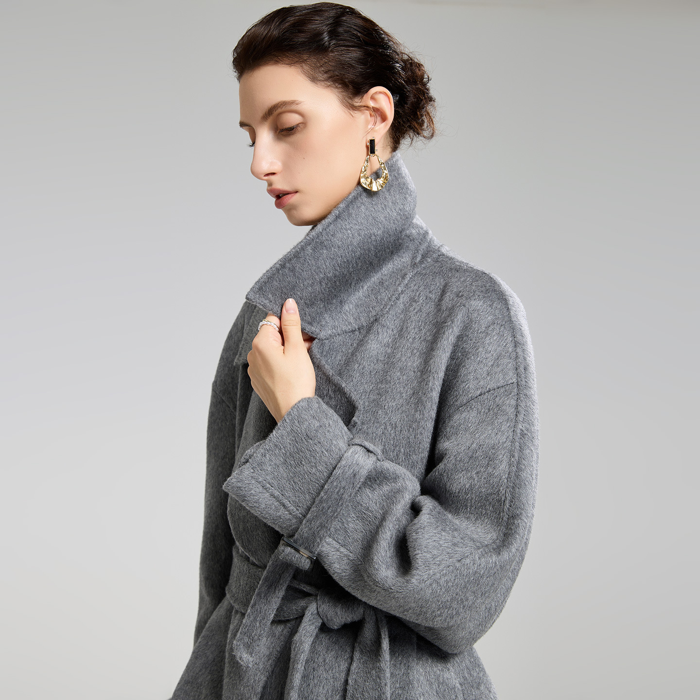 High-End Big-Name Double-Sided Cashmere Outwear for Women Mid-Length 2025 Autumn and Winter Elegant and High-End Hepburn Style Woolen Outwear