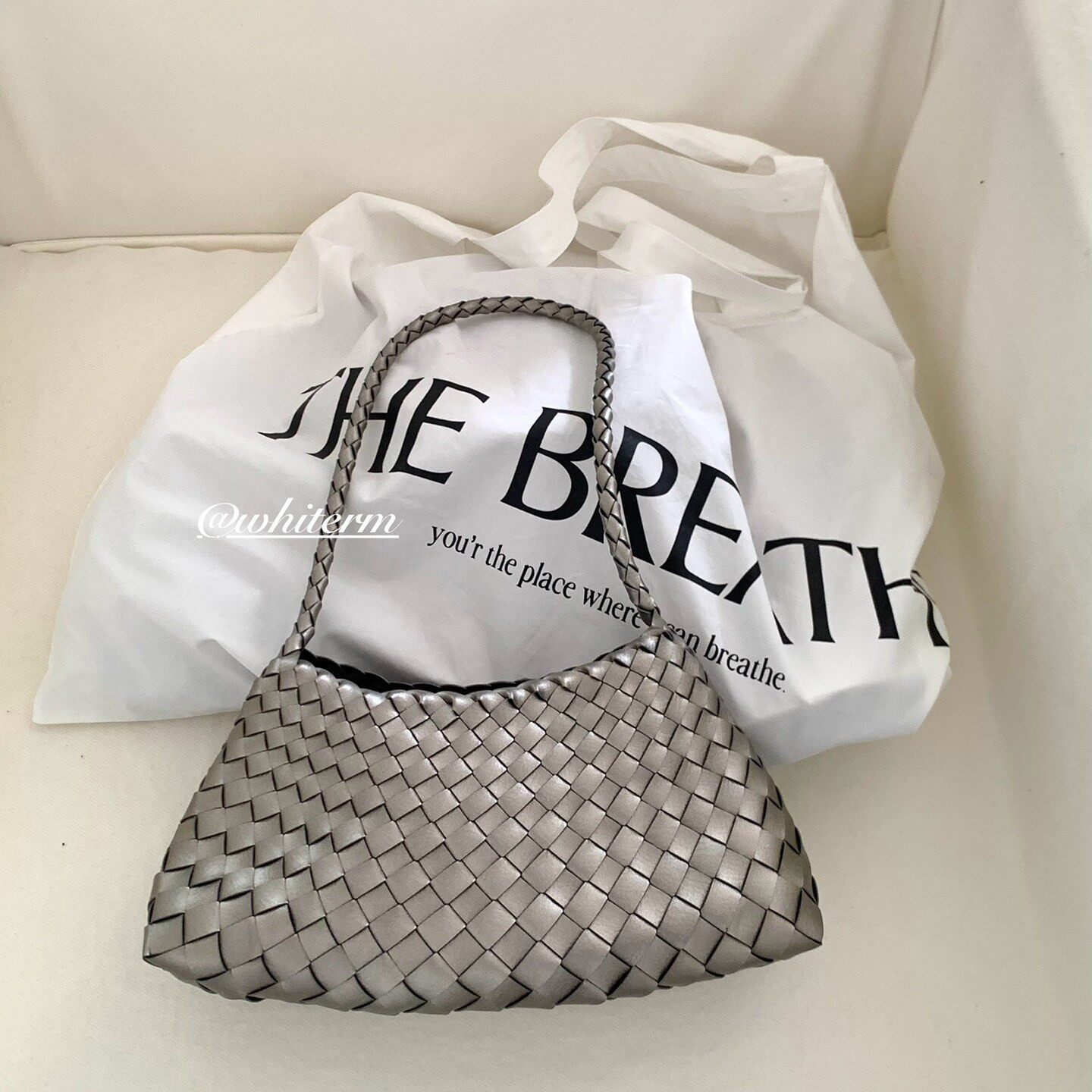 Summer silver-gray one-shoulder bag