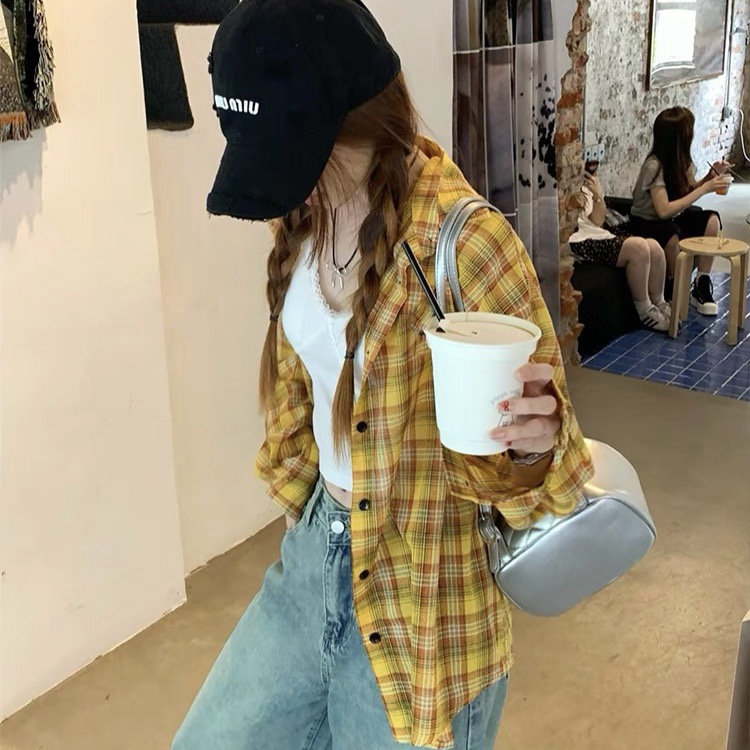 미국 스타일 레트로 노란색 격자 무늬 셔츠 코트 여성의 이른 가을 게으른 스타일 느슨한 캐주얼 태양 보호 격자 무늬 셔츠 탑