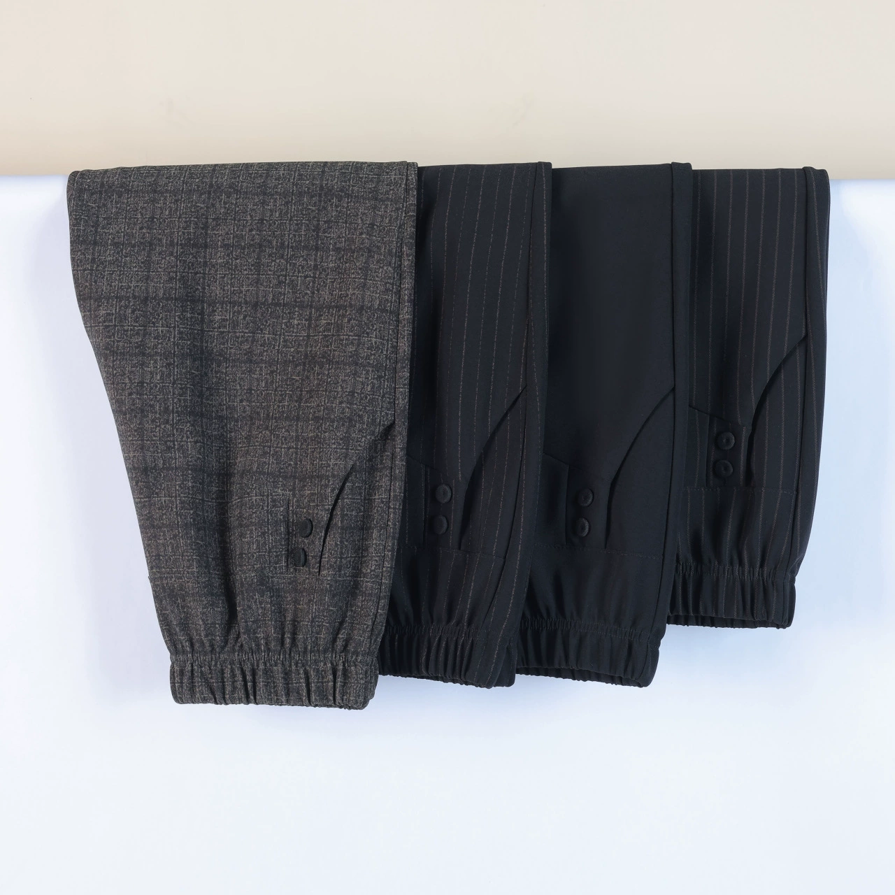 Мама одеваются повседневные брюки средних лет мама одеваются весной и летом свободные большие размеры прямых бабушкины маленькие брюки среднего и пожилого возраста