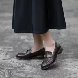 女式休闲单鞋;女式皮靴;平底拖鞋