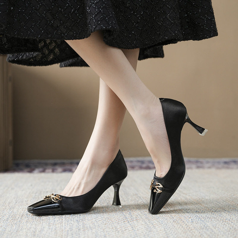 Giày cao gót nữ mũi vuông gót mảnh 6–8 cm phối satin thanh lịch — Màu be, màu đen