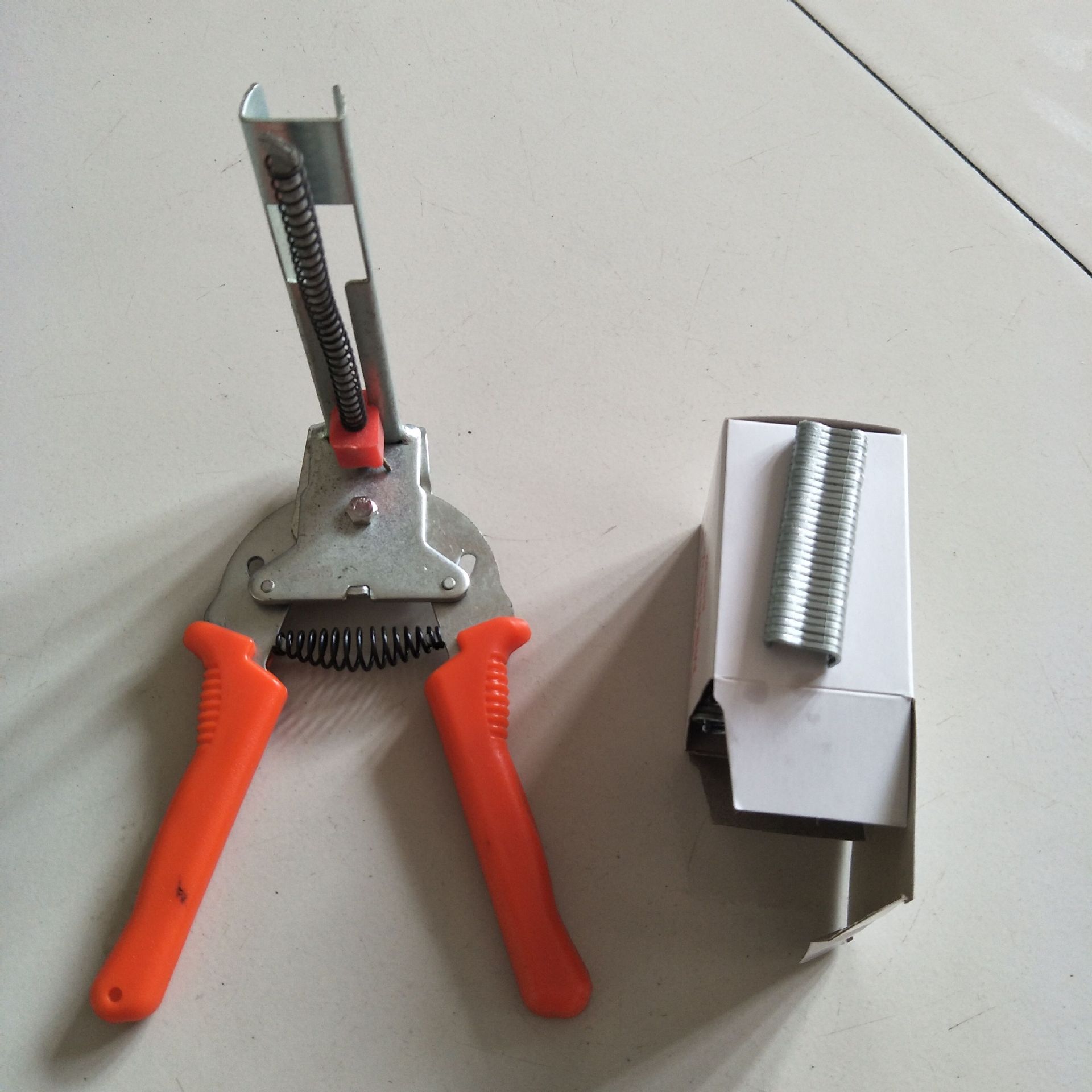 绑笼钳子兔用绑笼钳铁丝笼具钳安装 标准绑笼工具 M钉钳子 排钉钳