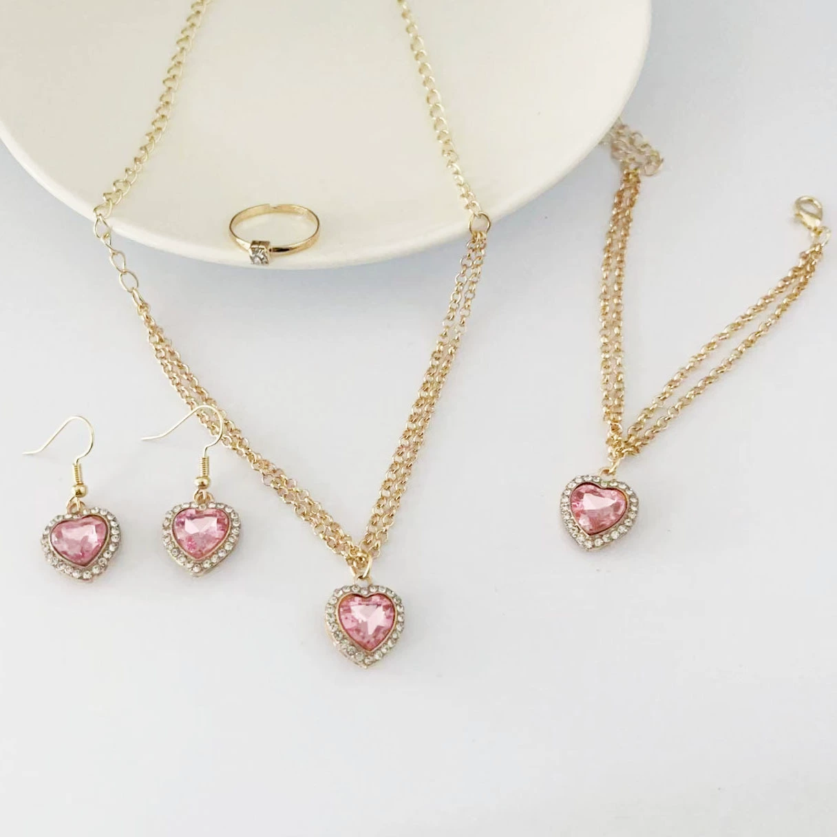 Креативное фуксия necklace и браслет, цепь, кольцо, комплект, европейский стиль, для импорта, простой и элегантный дизайн, яркий запоминающийся стиль