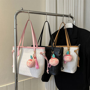 Capacious one-shoulder bag, pendant, solid color shoulder bag, Korean style, 2023 collection, simple and elegant design