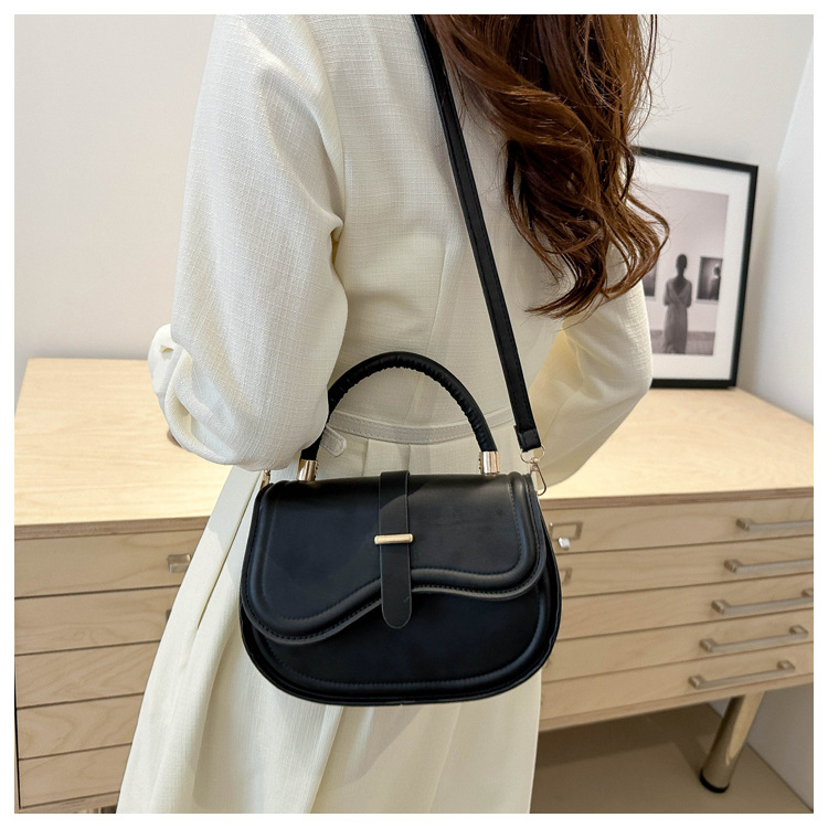 Einfache lässige 2024 neue modische und stilvolle einzelne Schulter Crossbody koreanische Version vielseitige kleine quadratische Tasche für_voghion.com