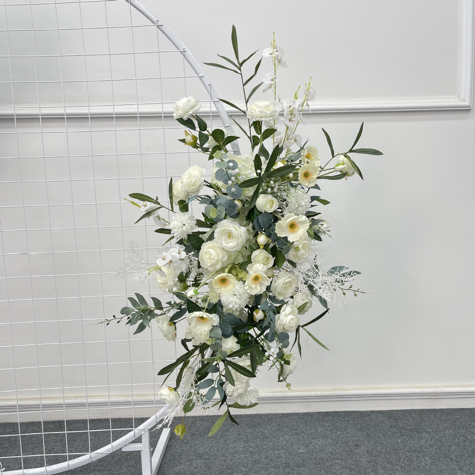 El comercio exterior de la boda flor artificial piso de la boda flor de seda apoyos de la flor de eucalipto flor artificial fila accesorios de la boda floral