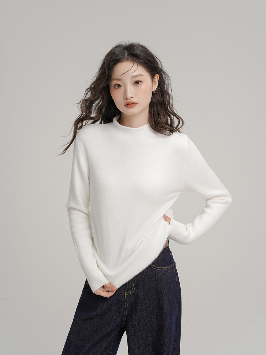 White velvet knitted long-sleeve