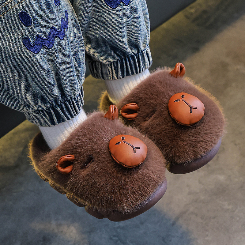 Zapatillas de algodón para niños de otoño y invierno Capibara, niños y niñas, calentamiento y pelusa para niños mayores, zapatos de algodón para niños en casa