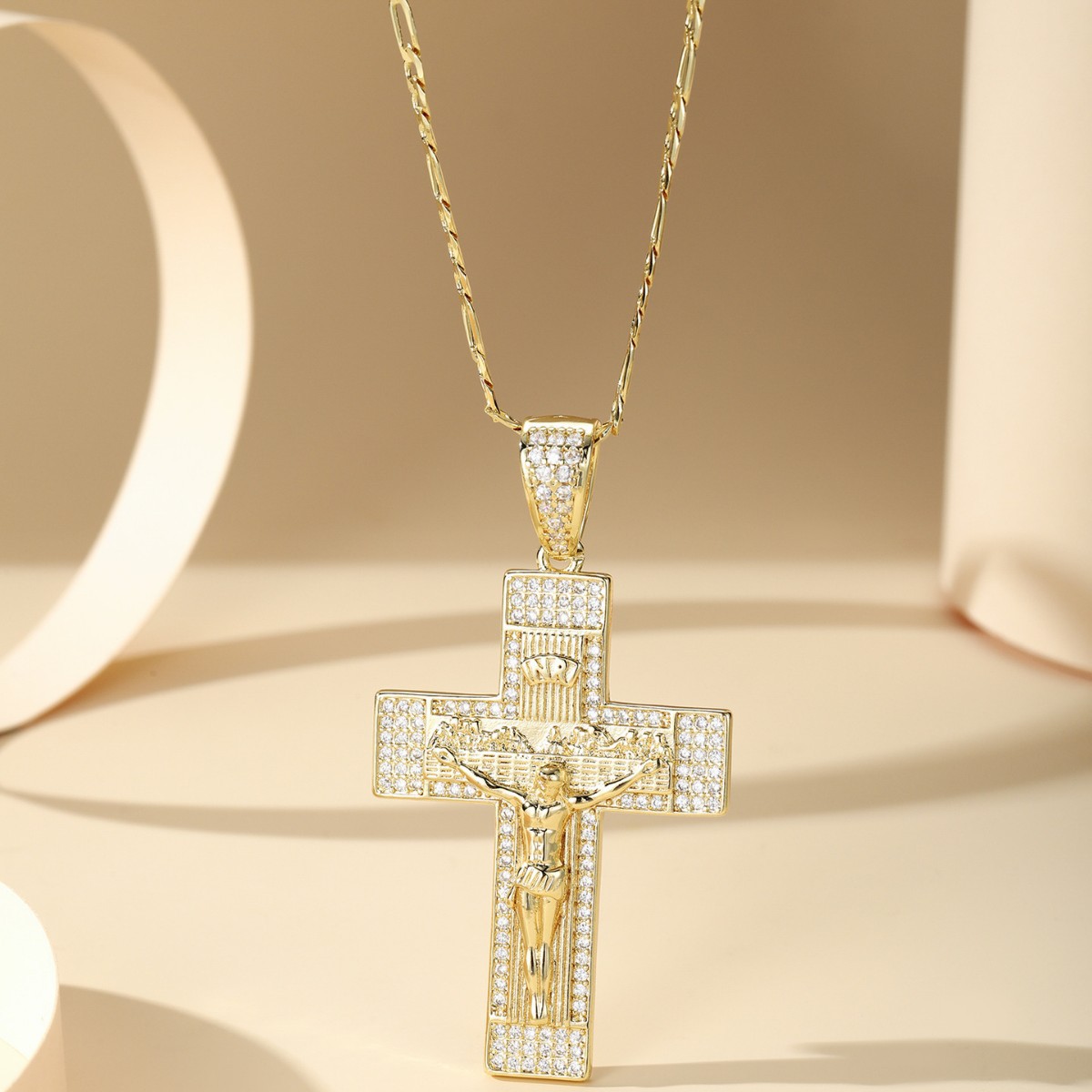 跨境电商欧美时尚铜镶锆石十字架项链高级感流行百搭人像吊坠项饰
