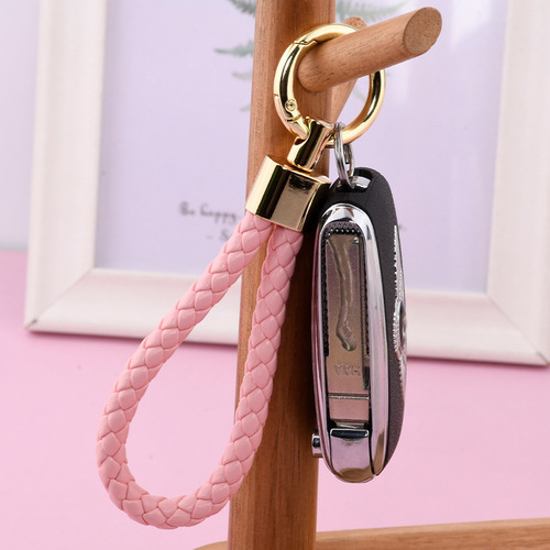 Durable PU woven car key chain, simple schoolbag pendant, lightweight luxury couple key chain, wrist small gift
