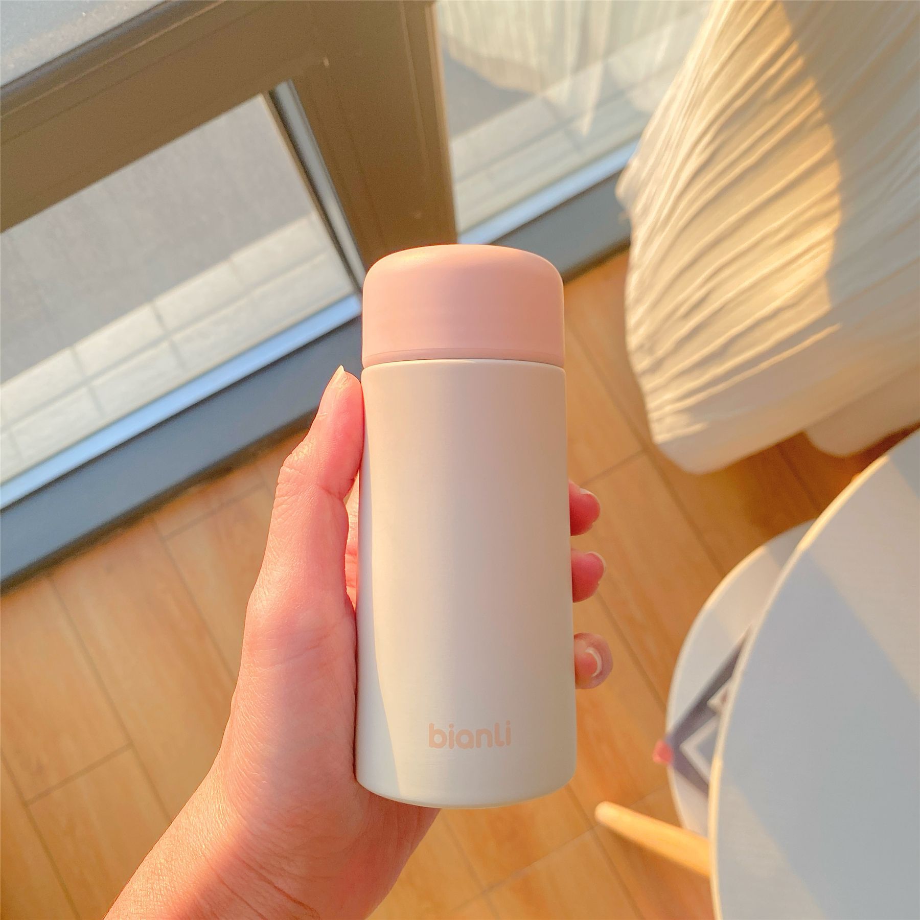 Super pequeño mini taza de vacío pequeño tamaño pequeño taza de agua portátil con colador hembra lindo Super lindo bolsillo mini taza