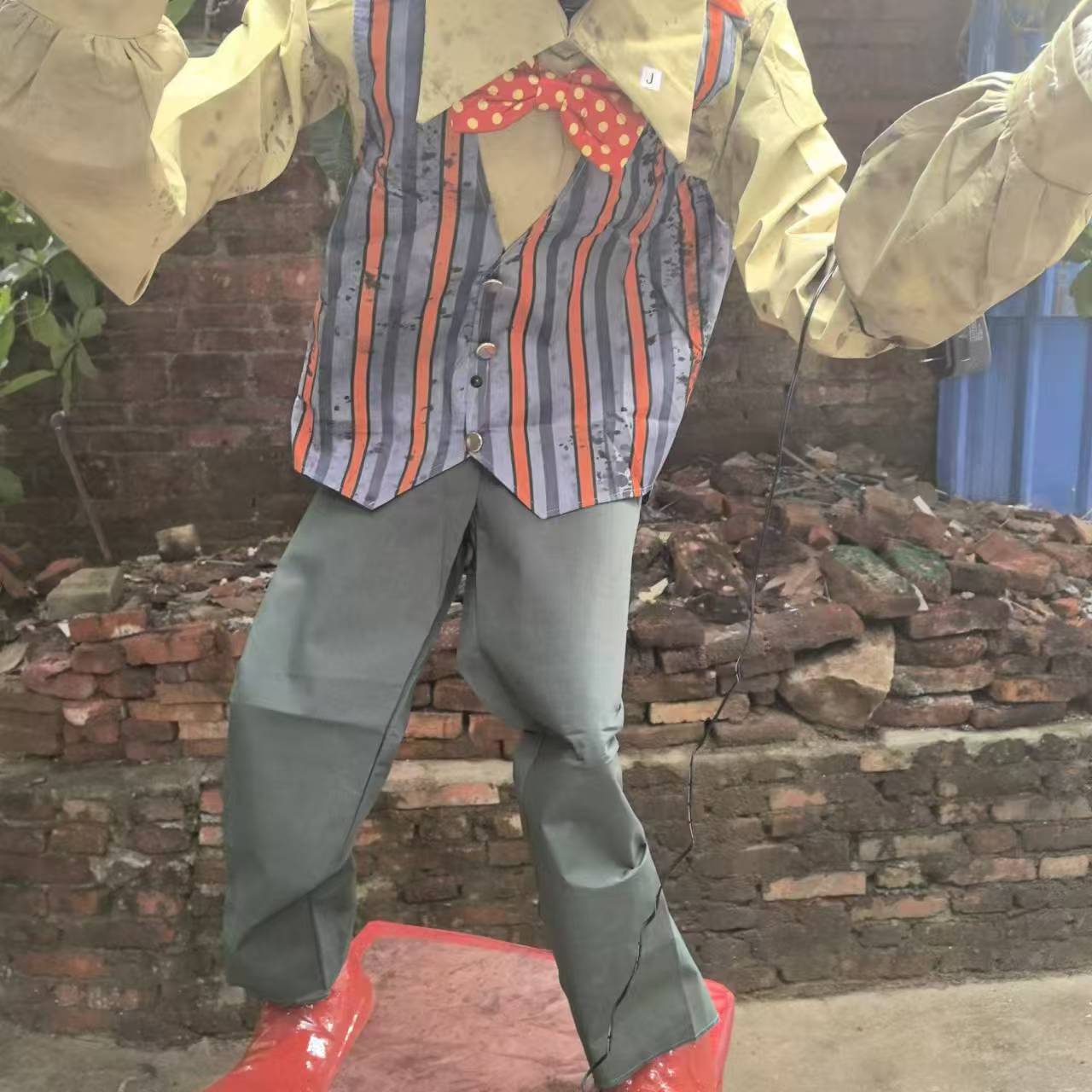 Nuevo diseño de escena de casa embrujada, caja luminosa eléctrica, accesorios de payaso, accesorios de terror de Halloween, adornos de fantasmas al por mayor