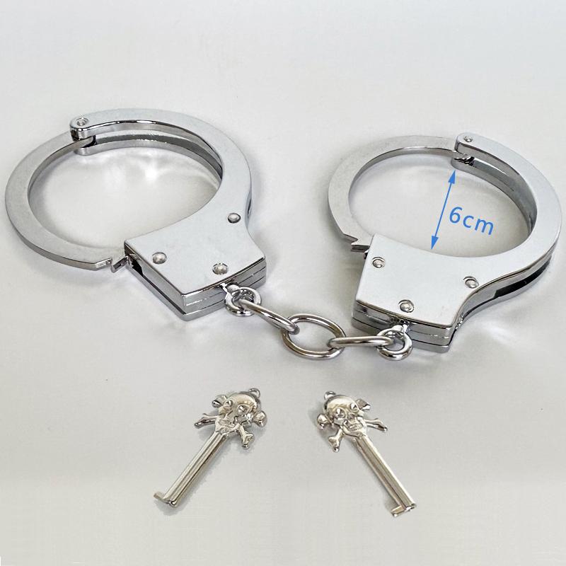 Juguetes esposas guión sala de asesinatos accesorios pulsadas de acero inoxidable pareja esposas de hierro aleación engrosada esposas de pies bloqueados niños