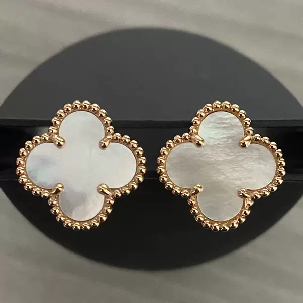 Rose gold [white mother-of-pearl 1.5cm] stud earrings