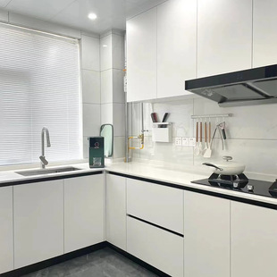 �����������Ƶؙ������[��������N����̨����һ�wʯӢʯ̨��