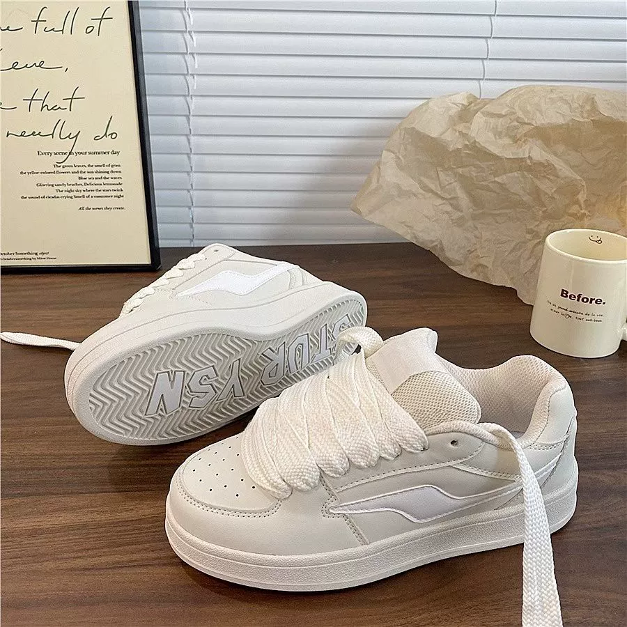 Корейская версия универсальной повседневной обуви женская обувь 2025 летняя новая студенческая хлебная обувь ins тренд немецкая белая обувь