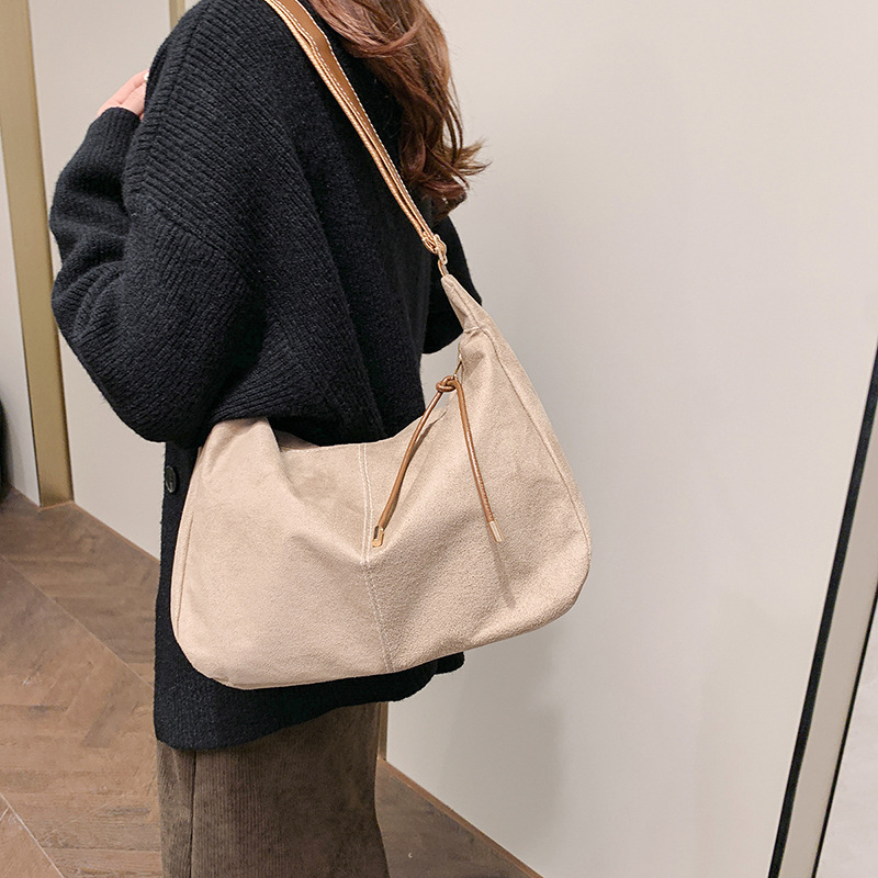 빈티지 우아한 작은 광장 가방 여성의 2024 가을 새로운 단색 캐주얼 어깨 가방 한국 통근 크로스 바디 가방 토트 백
