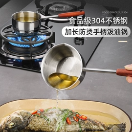 衣架;扫把、簸箕;垃圾桶