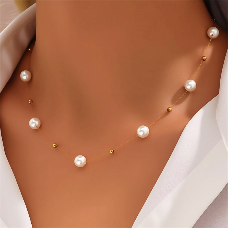 ヨーロッパとアメリカの国境を越えた売れ筋の女性用模造真珠のネックレス、シンプルでファッショナブルなコールドスタイルのメタルボールネックレス、女性用アクセサリー、夏|undefined