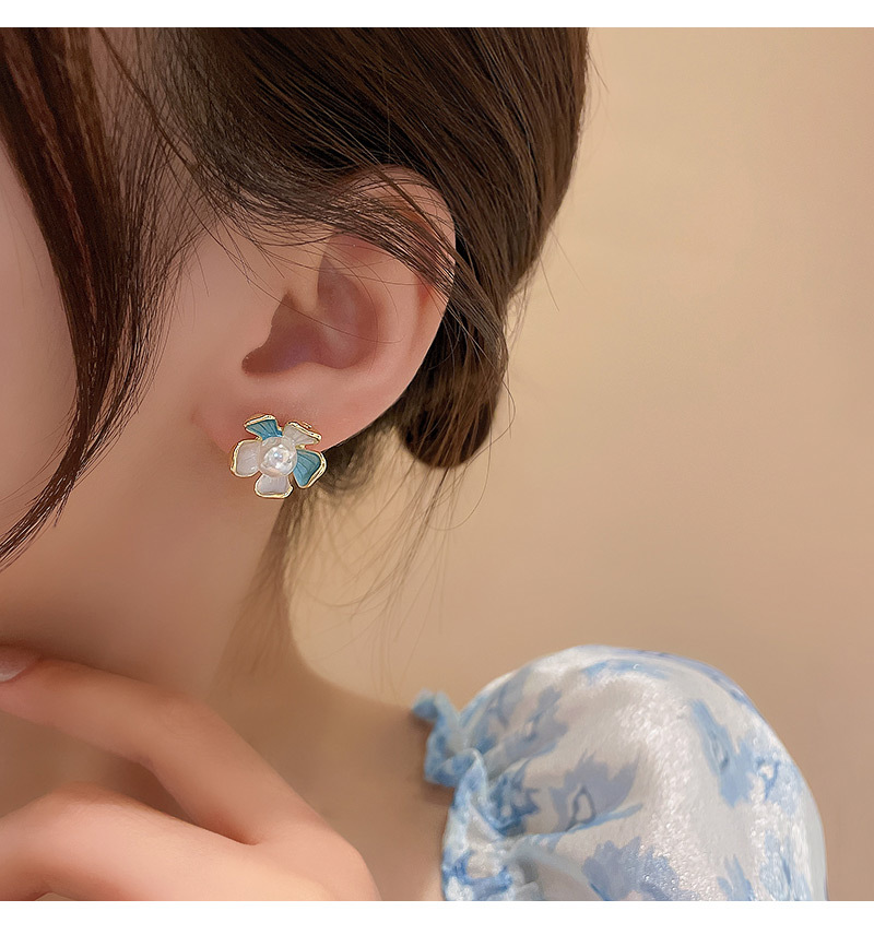 1 Pair Sweet Flower Alloy Enamel Artificial Pearls Women's Ear Studs display picture 6